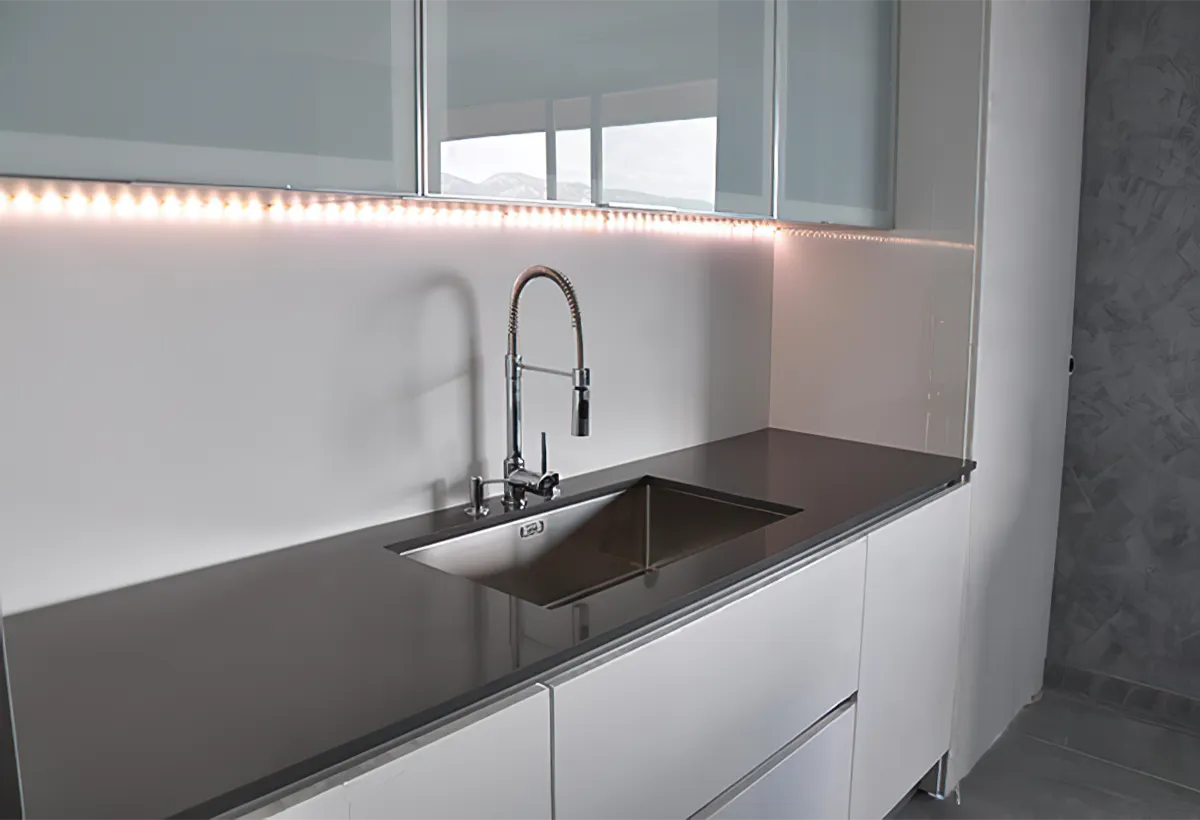Marbrerie Daubinet Litteri Plan De Travail Marbre Marseille Plans De Travail Sur Mesure En Quartz Silestone 3